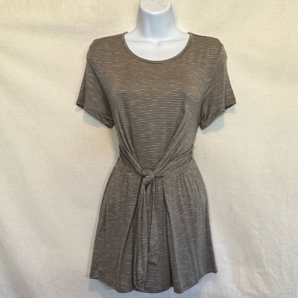 F-142 Cedar & Gold NWT Tan &‎ White Stripe Knotted Short Sleeve Tee Shirt Size S